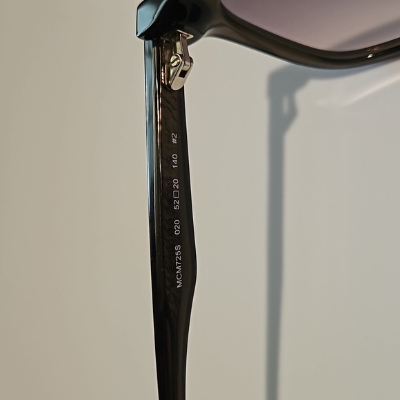 NWT MCM725S 52-20-140 grey sunglasses with hard case and cleaning cloth - Picture 5 of 15